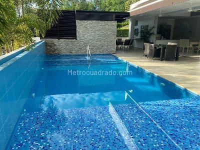 Casa de 5 alcobas en venta en Lagos Del Peñon, Girardot, 340 m² · foto 19 de 20