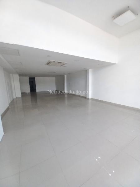 Local Comercial en Arriendo, Calle 14 Entre 3 Y 4 Primer Piso, Ibagué - Más