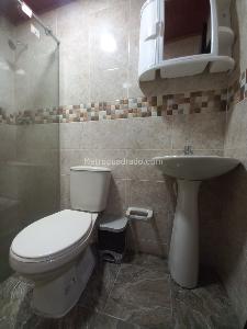 Casa de 5 alcobas en venta en La Castellana Dos Casas En Una Comerciales, Ibagué, 280 m² · foto 17 de 20