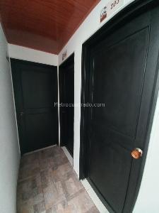 Casa de 5 alcobas en venta en La Castellana Dos Casas En Una Comerciales, Ibagué, 280 m² · foto 19 de 20