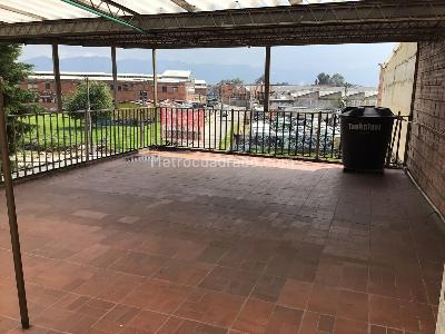 Casa de 5 alcobas en venta en Alamos Parque Los Angeles, Bogotá, 288 m² · foto 7 de 8