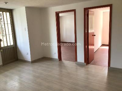 Casa de 5 alcobas en venta en Alamos Parque Los Angeles, Bogotá, 288 m² · foto 2 de 8