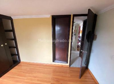 Apartamento de 2 alcobas en venta en Fontibon Hayuelos, Bogotá, 53 m² · foto 8 de 9