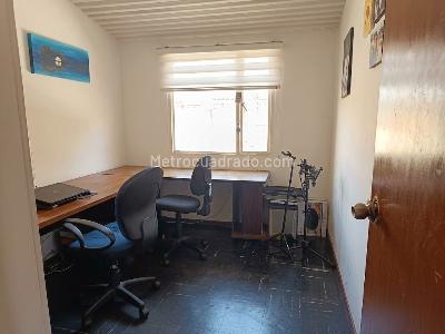 Casa de 5 alcobas en venta en La Esmeralda, Bogotá, 240 m² · foto 12 de 15