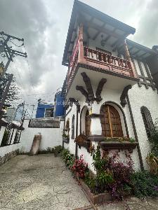 Casa de 5 alcobas en arriendo en Parkway, Bogotá, 328 m² · foto 3 de 15