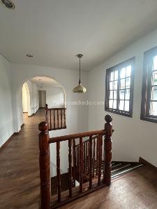 Casa de 5 alcobas en arriendo en Parkway, Bogotá, 328 m² · foto 7 de 15