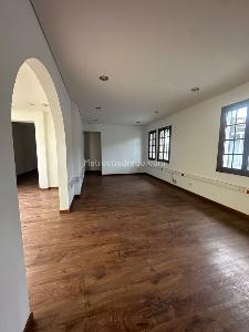 Casa de 5 alcobas en arriendo en Parkway, Bogotá, 328 m² · foto 9 de 15