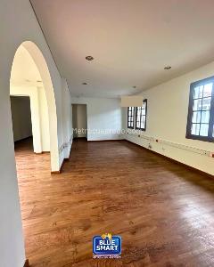 Casa de 5 alcobas en arriendo en La Soledad, Bogotá, 327 m² · foto 2 de 9