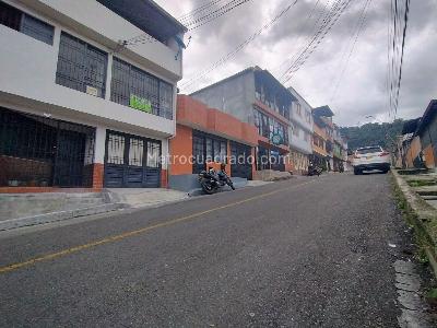 Casa de 5 alcobas en venta en San Diego, Ibagué, 240 m² · foto 2 de 12