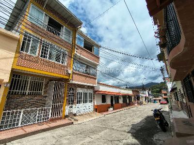Casa de 5 alcobas en venta en Ancon, Ibagué, 192 m² · foto 2 de 19