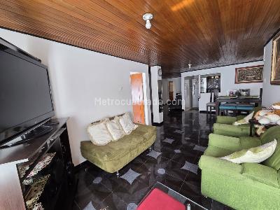 Casa de 5 alcobas en venta en Prado Pinzon, Bogotá, 240 m² · foto 3 de 20