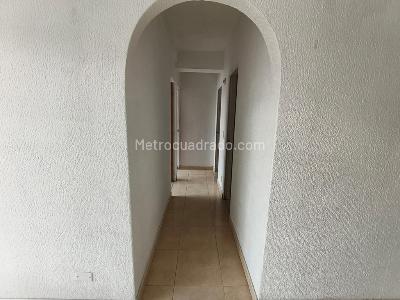 Apartamento de 3 alcobas en arriendo en Santa Helena, Bogotá, 56 m² · foto 2 de 12