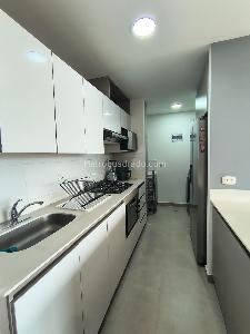 Apartamento de 3 alcobas en venta en Castropol, Medellín, 87 m² · foto 5 de 19