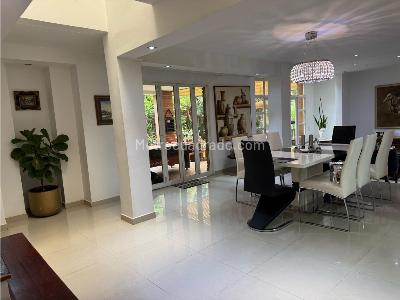 Casa de 3 alcobas en venta en El Poblado, Medellín, 330 m² · foto 3 de 20