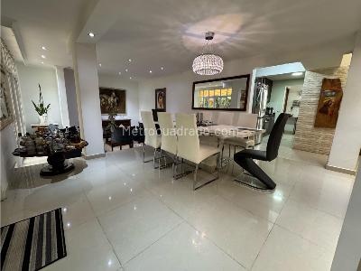 Casa de 3 alcobas en venta en El Poblado, Medellín, 330 m² · foto 5 de 20