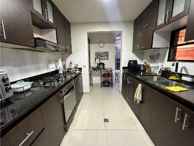 Casa de 3 alcobas en venta en El Poblado, Medellín, 330 m² · foto 8 de 20