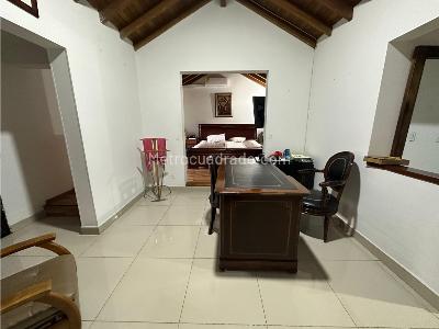 Casa de 3 alcobas en venta en El Poblado, Medellín, 330 m² · foto 13 de 20