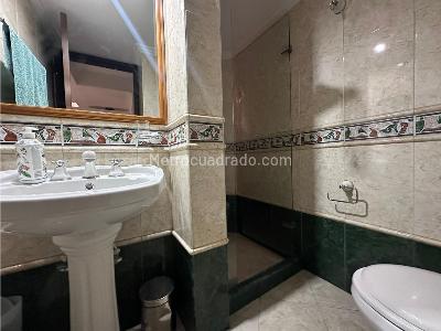 Casa de 3 alcobas en venta en El Poblado, Medellín, 330 m² · foto 16 de 20
