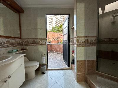 Casa de 3 alcobas en venta en El Poblado, Medellín, 330 m² · foto 17 de 20