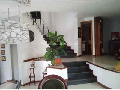 Casa de 5 alcobas en venta en Cortijo De Sabaneta, Sabaneta, 440 m² · foto 6 de 20