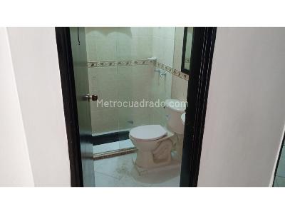 Casa de 5 alcobas en venta en Primavera, Envigado, 197 m² · foto 2 de 14