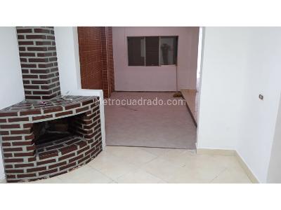 Casa de 5 alcobas en venta en Primavera, Envigado, 197 m² · foto 7 de 14
