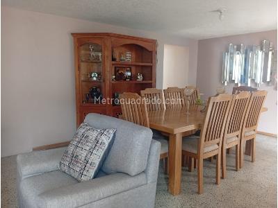 Apartamento de 4 alcobas en venta en Laureles, Medellín, 172 m² · foto 2 de 20