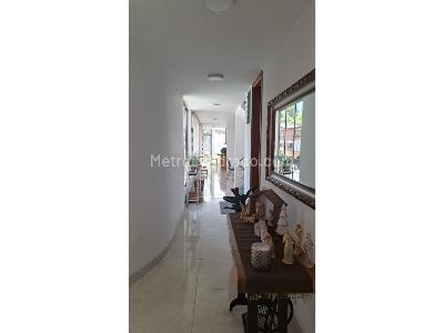 Casa de 5 alcobas en venta en Cataluña, Sabaneta, 237 m² · foto 5 de 20