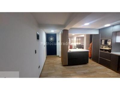 Apartamento de 4 alcobas en venta en Laureles, Medellín, 140 m² · foto 2 de 20