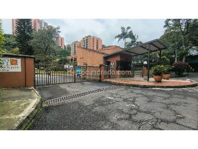 Casa de 3 alcobas en venta en Camino Verde, Envigado, 45 m² · foto 4 de 13