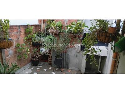 Casa de 5 alcobas en venta en Cataluña La Milagrosa, Medellín, 44 m² · foto 2 de 20