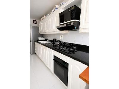 Apartamento en venta en Laureles, Medellín · foto 3 de 8