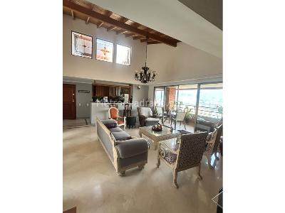 Apartamento de 3 alcobas en venta en El Poblado, Medellín, 150 m² · foto 2 de 20