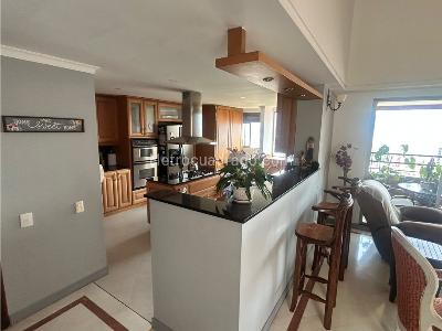 Apartamento de 3 alcobas en venta en El Poblado, Medellín, 150 m² · foto 5 de 20