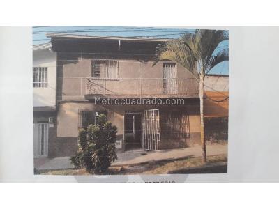 Casa de 5 alcobas en venta en Sevilla, Bello, 128 m² · foto 2 de 13