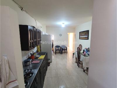 Casa de 4 alcobas en venta en La Mesa, Bello, 68 m² · foto 10 de 18