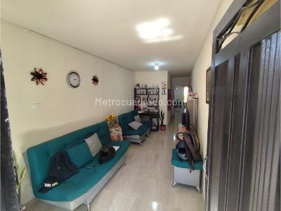 Casa de 4 alcobas en venta en La Mesa, Bello, 68 m² · foto 3 de 18