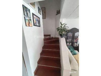 Casa de 5 alcobas en venta en Violetas, Medellín, 112 m² · foto 3 de 16