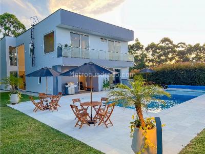 Casa de 5 alcobas en venta en Vereda Mampuesto, Rionegro, 390 m² · foto 4 de 20