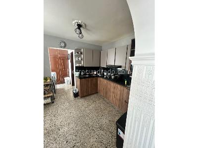 Casa de 5 alcobas en venta en Simon Bolivar, Medellín, 308 m² · foto 10 de 20