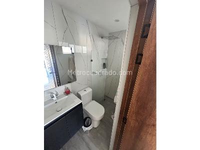 Casa de 5 alcobas en venta en Simon Bolivar, Medellín, 308 m² · foto 12 de 20