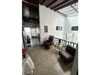 Casa de 5 alcobas en venta en Simon Bolivar, Medellín, 308 m² · foto 5 de 20