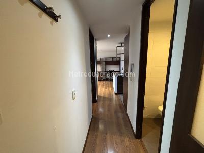 Apartaestudio en arriendo en La Calleja, Bogotá, 38 m² · foto 2 de 12