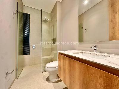 Apartamento de 1 alcoba en venta en El Poblado Castropol, Medellín, 90 m² · foto 11 de 20
