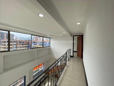 Apartamento en venta en Loma De Los Bernal, Medellín · foto 10 de 17
