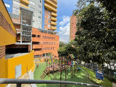 Apartamento en venta en Loma De Los Bernal, Medellín · foto 12 de 17
