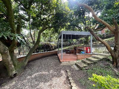 Apartamento en venta en Loma De Los Bernal, Medellín · foto 14 de 17