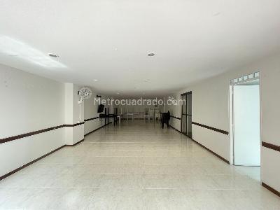 Apartamento en venta en Loma De Los Bernal, Medellín · foto 5 de 17