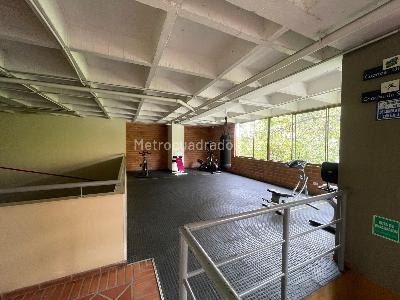 Apartamento en venta en Loma De Los Bernal, Medellín · foto 16 de 17