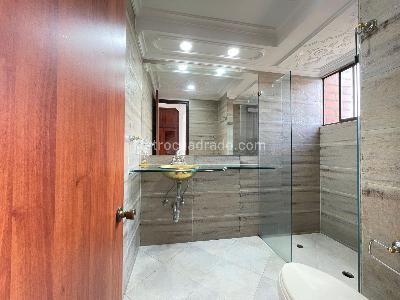 Apartamento en venta en Loma De Los Bernal, Medellín · foto 7 de 17
